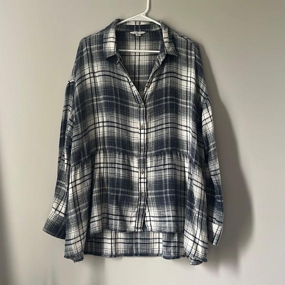 American Eagle oversized tunic flannel. Great with denim or leggings! - Picture 1 of 3